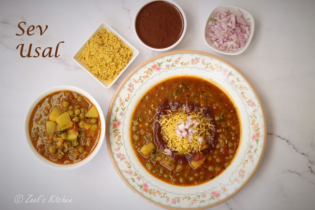 Sev Usal Recipe | Famous Gujarati Street Food Sev Usal Recipe | Dried Green Peas Curry Recipe