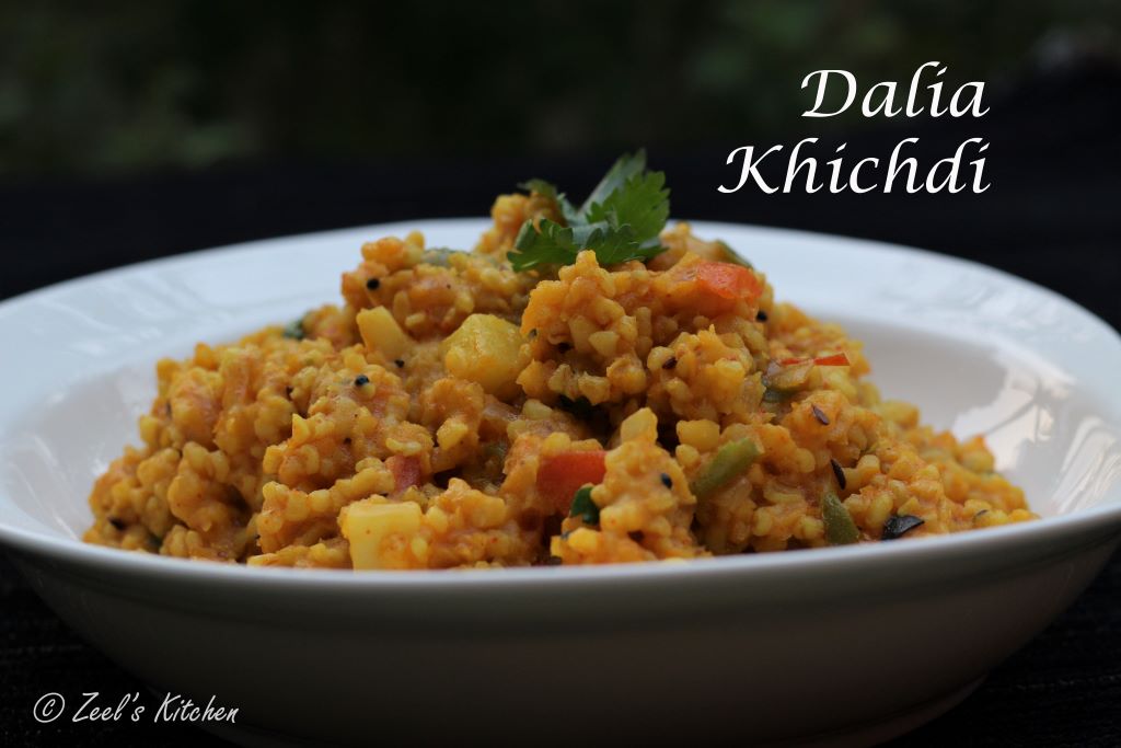 Dalia Khichdi | Dalia Moong Dal Khichdi | Broken Wheat Khichdi Recipe